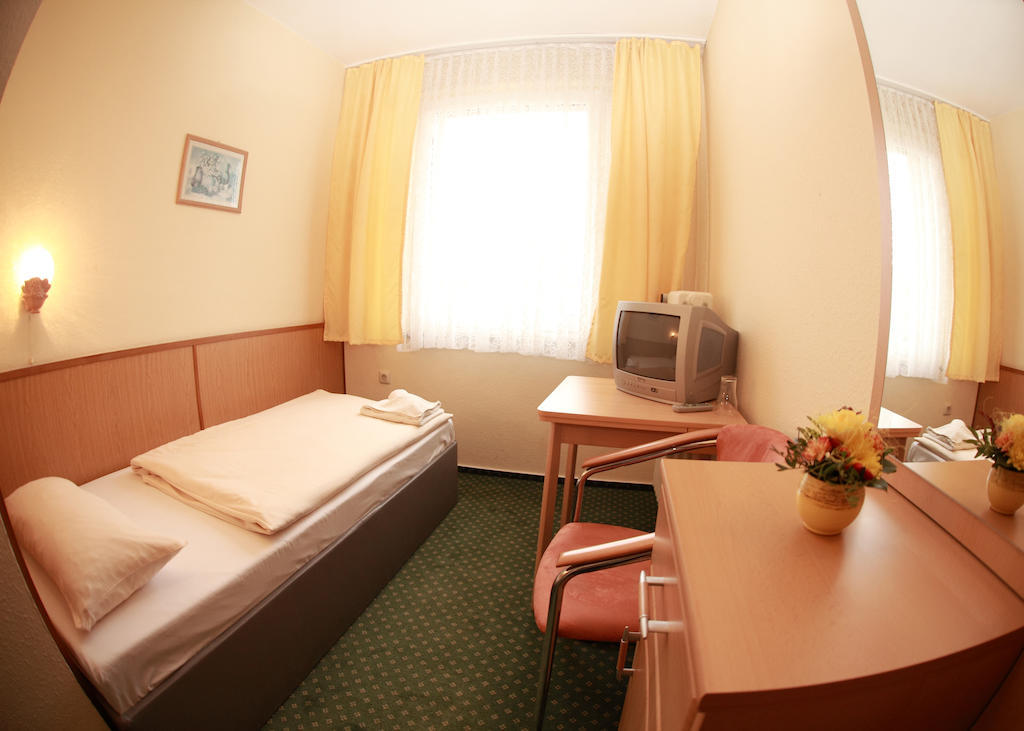 Hotel Bertramshof Wismar Bilik gambar